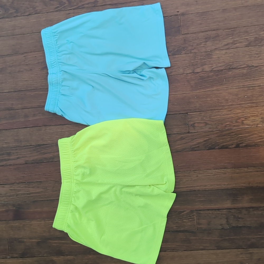 Lot Of Two Under Armor Shorts - Picture 6 of 6